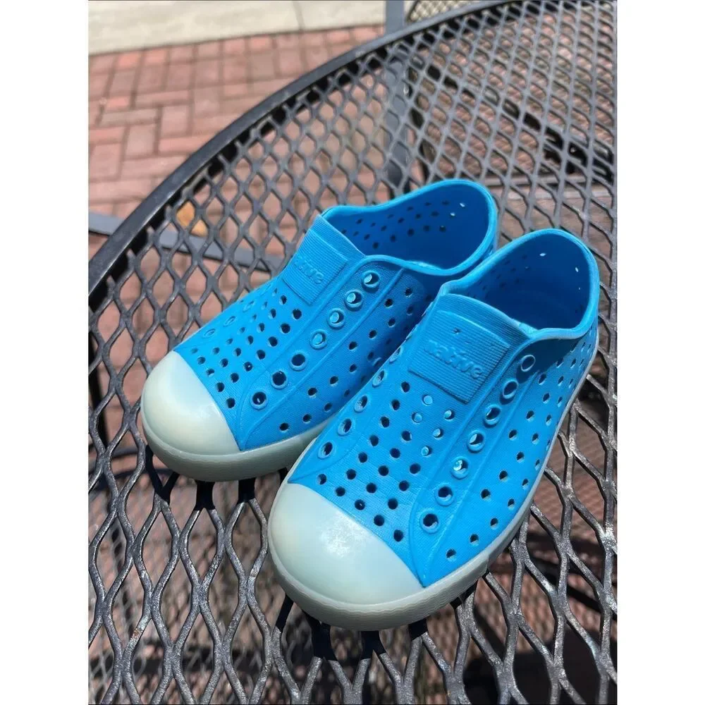 Native Jefferson Sugarlite Glow - Wave Blue / Glow Kids Water Shoes Size 9